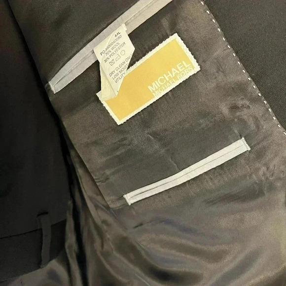 Michael Kors Men’s Suit - Picture 4 of 9
